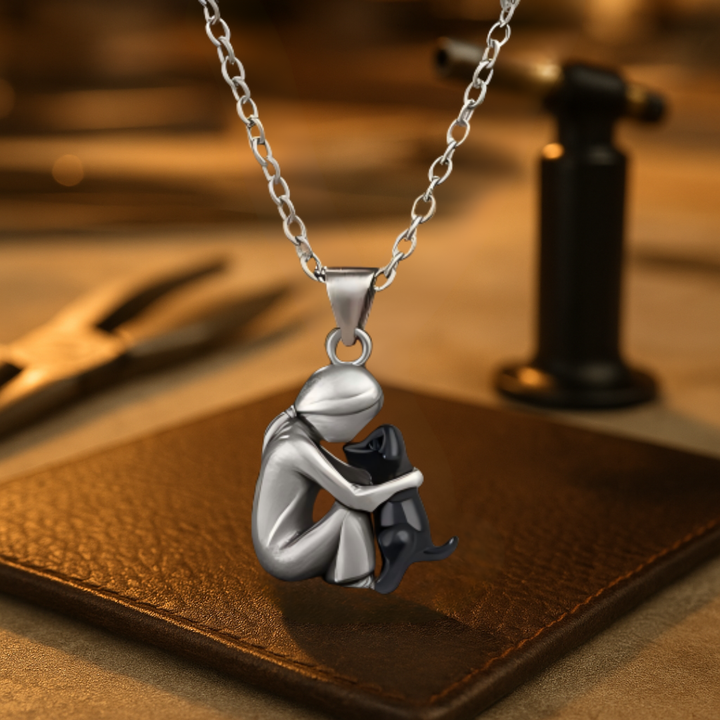Lelin | Timeless Dog Love Pendant