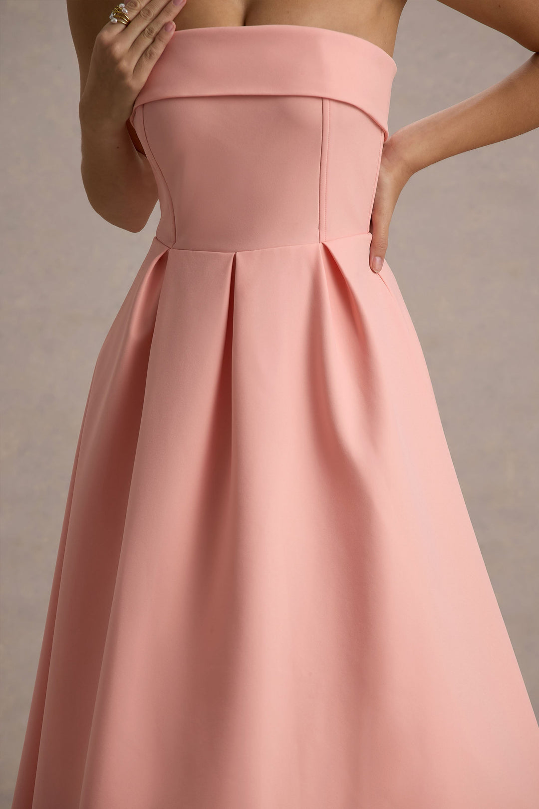 Anne | Stylish Midi Dress with Off-Shoulder Neckline